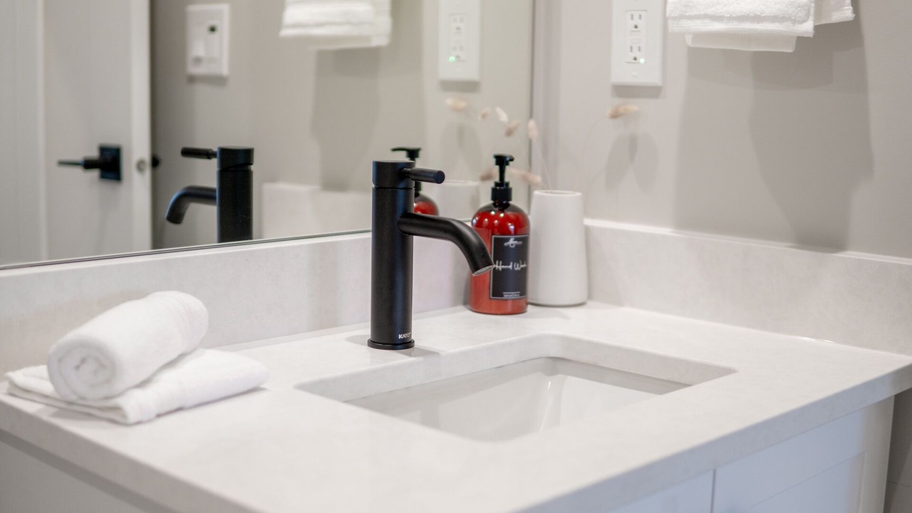 Photo of Bathroom in Harrison Hot Springs