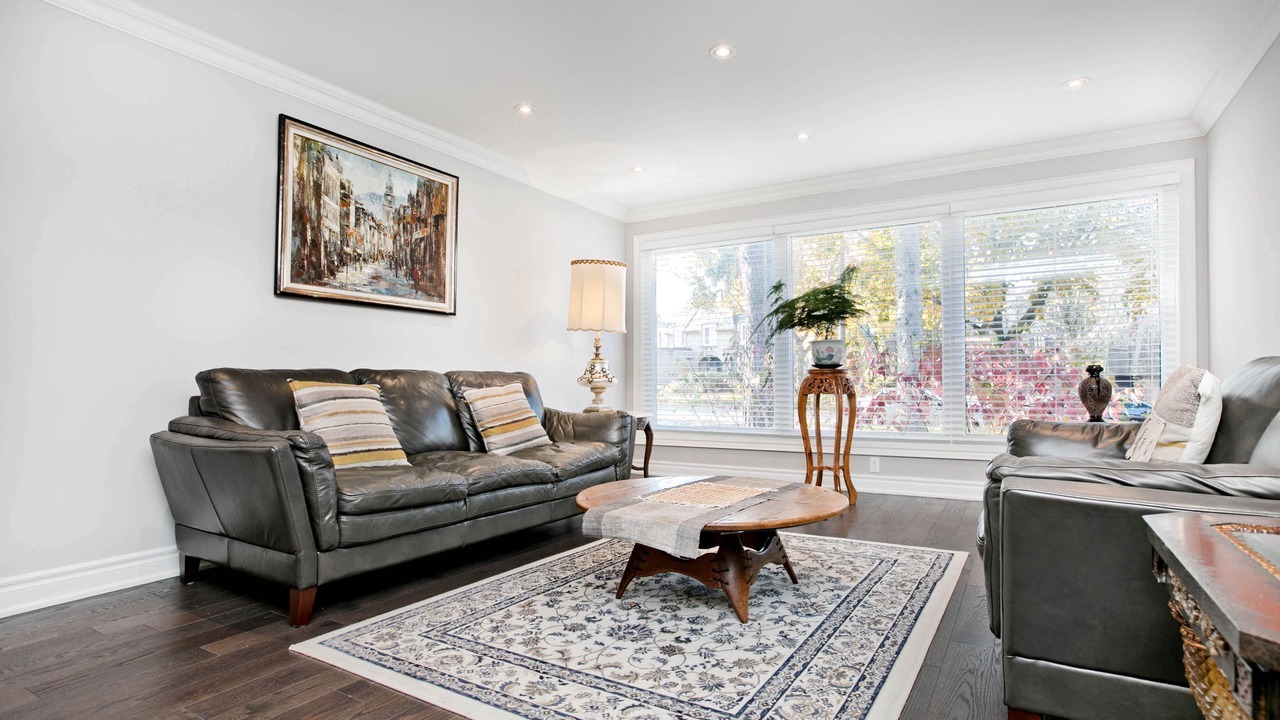Photo of Livingroom in Hillcrest Village