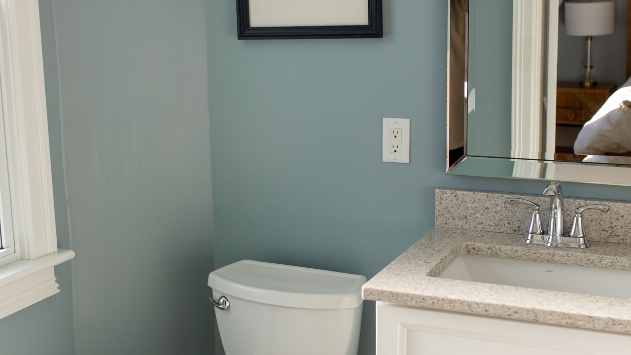 Photo of Bathroom in Queens Square