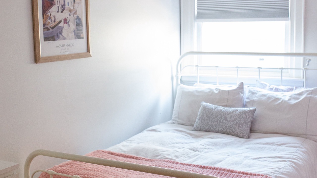Photo of Bedroom in Queens Square