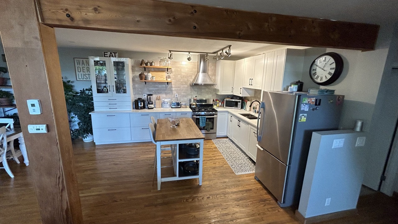 Photo of Kitchen in Sylvan Lake