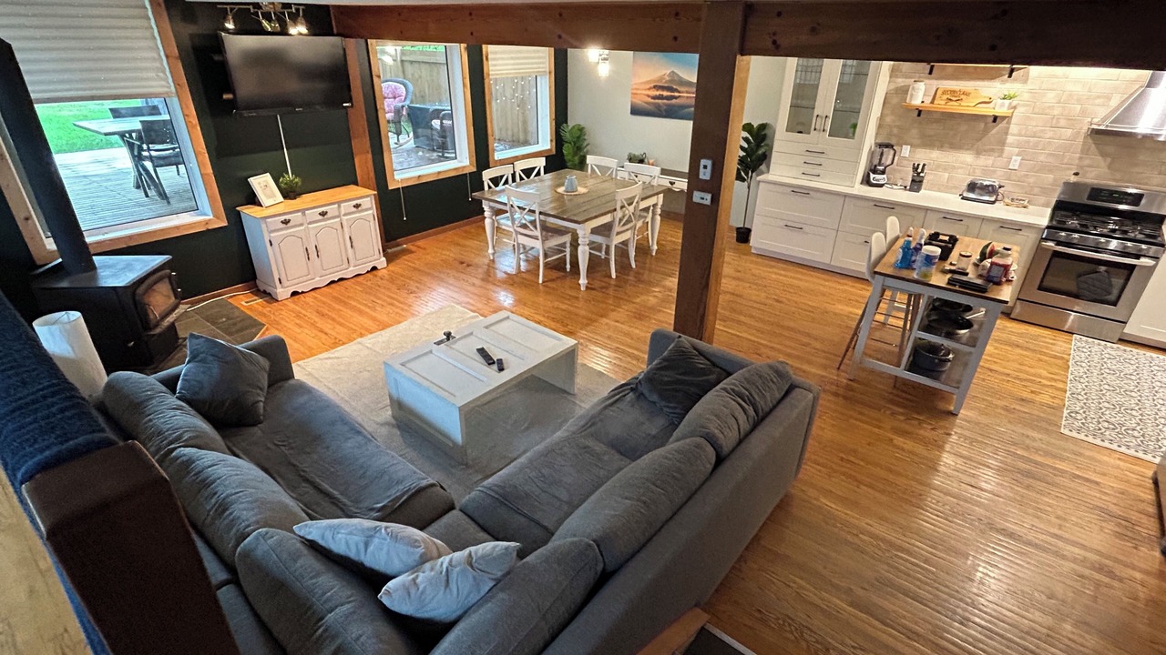 Photo of Livingroom in Sylvan Lake