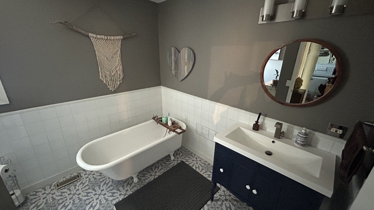 Photo of Bathroom in Sylvan Lake