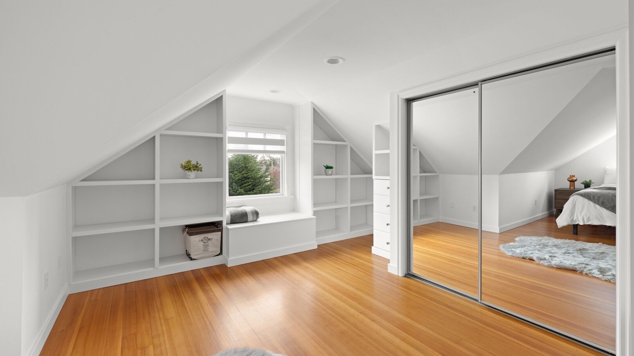 Photo of Bedroom in South Oak Bay
