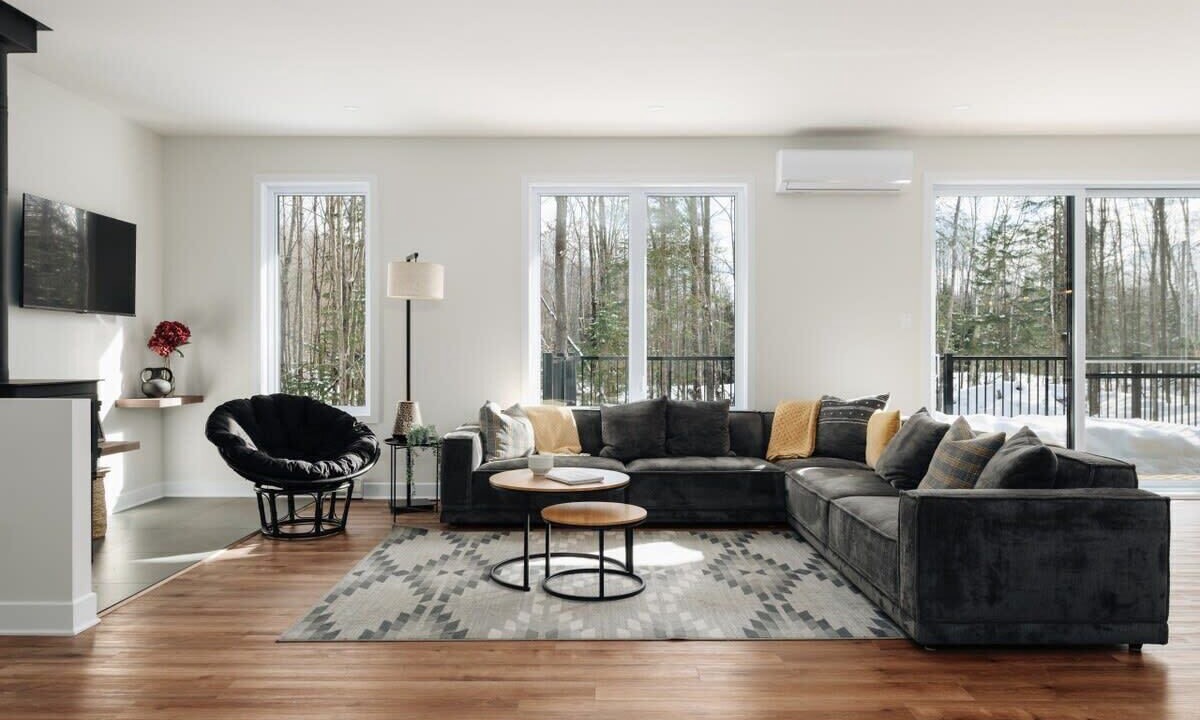Photo of Livingroom in Amherst