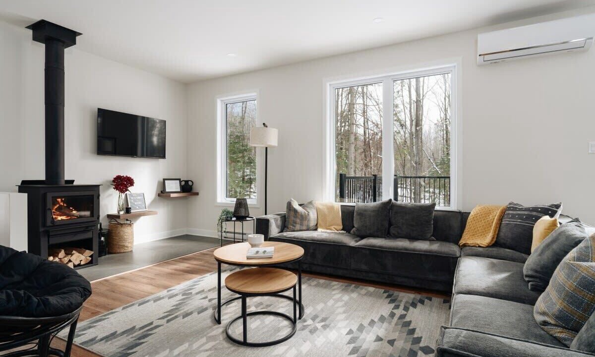 Photo of Livingroom in Amherst