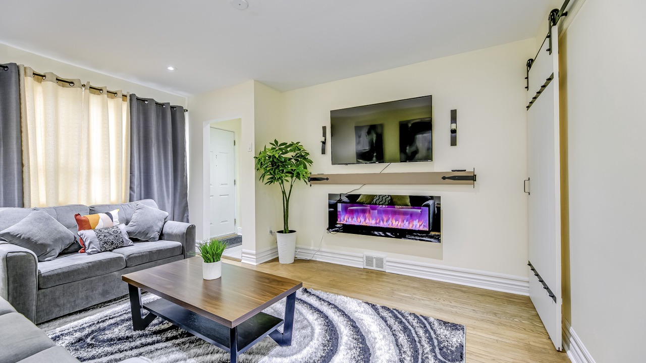 Photo of Livingroom in Lakeview