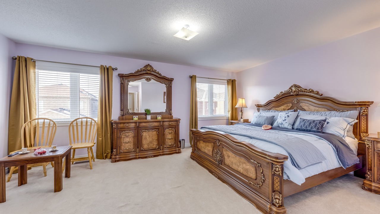 Photo of Bedroom in Lakeview