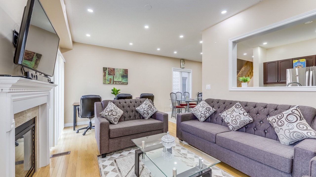 Photo of Livingroom in Lakeview