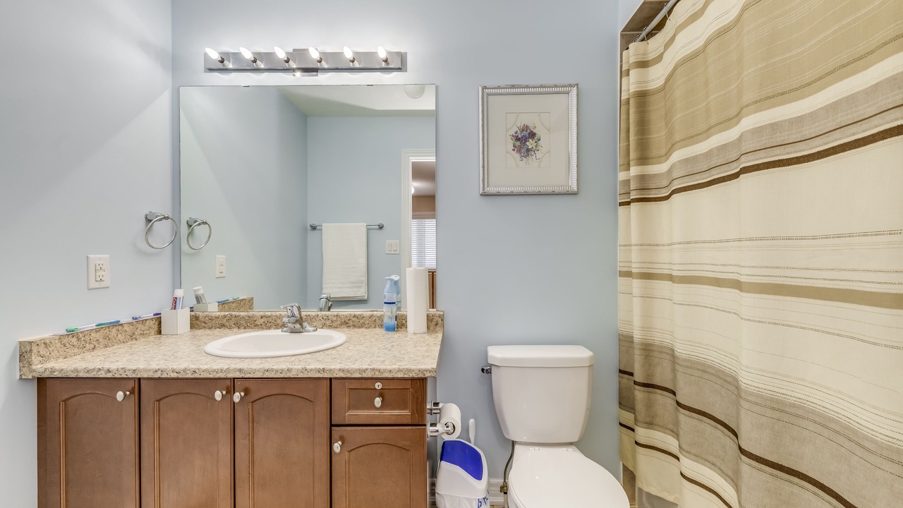 Photo of Bathroom in Lakeview