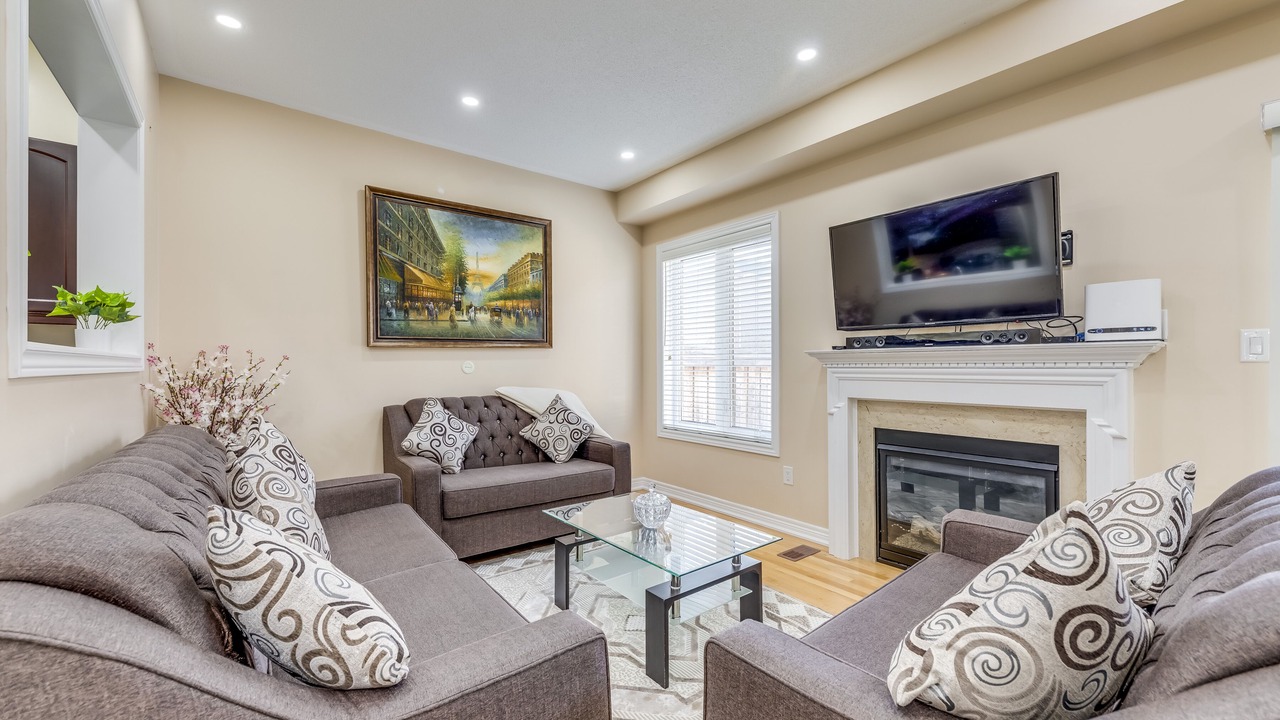 Photo of Livingroom in Lakeview