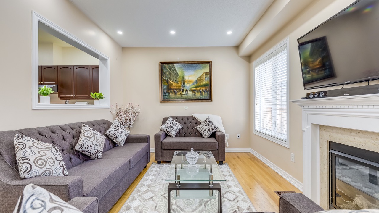 Photo of Livingroom in Lakeview