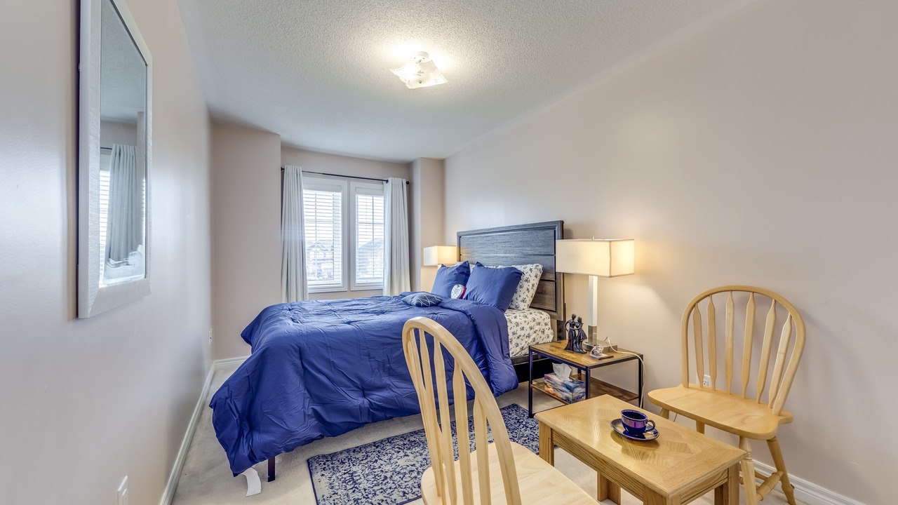 Photo of Bedroom in Lakeview