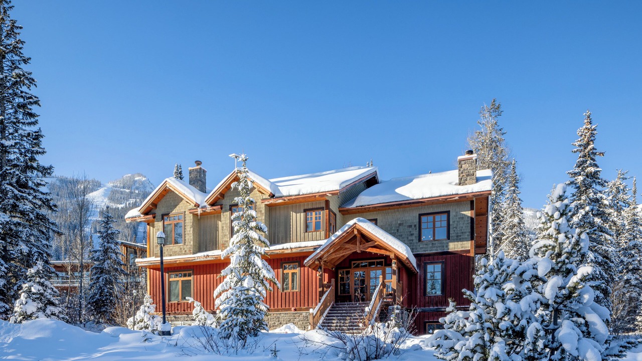 Photo of Outdoor in Golden