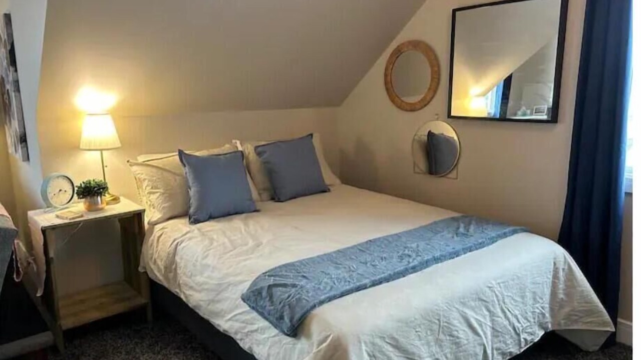 Photo of Bedroom in Division No. 11