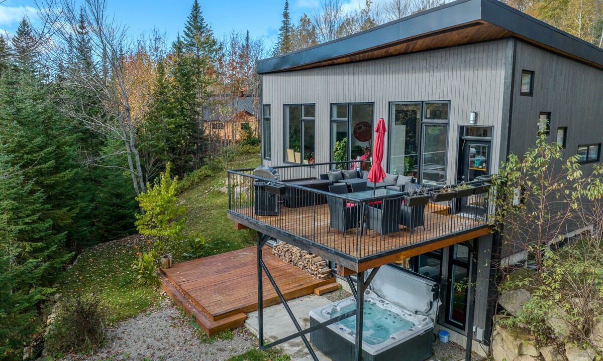 Photo of Patio Balcony in Ste-Lucie-des-Laurentides