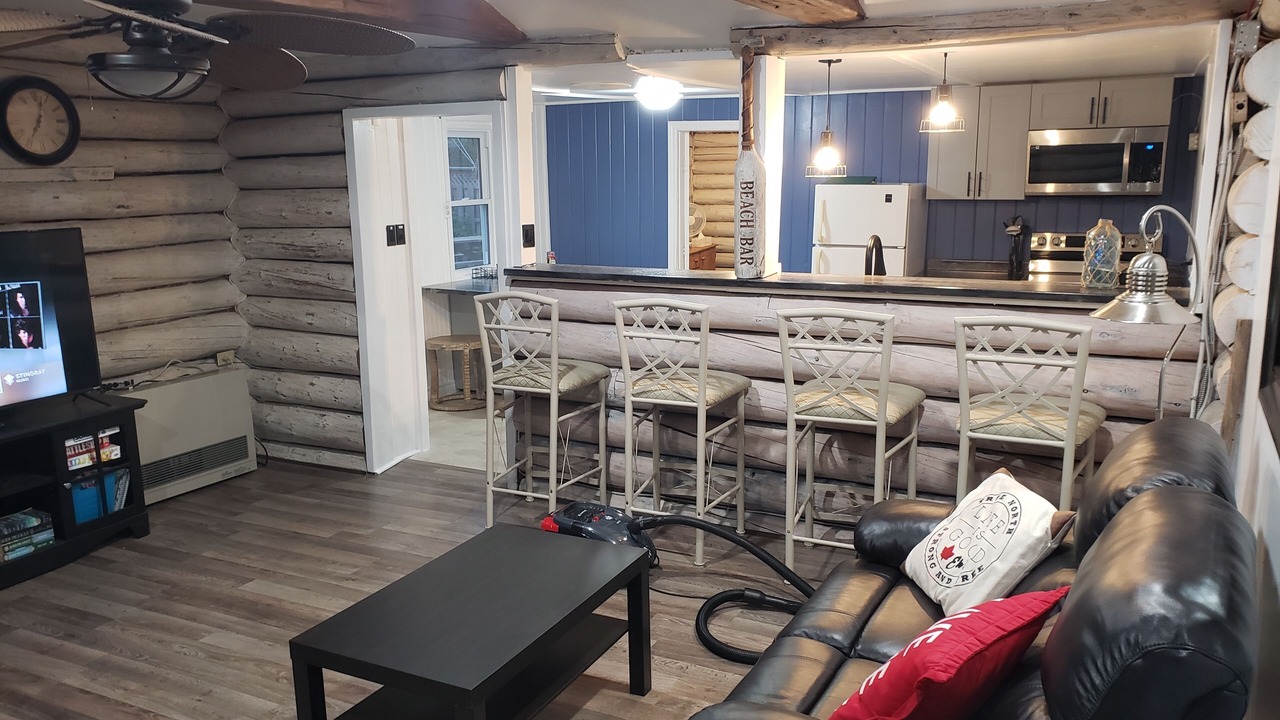 Photo of Livingroom in North Bay