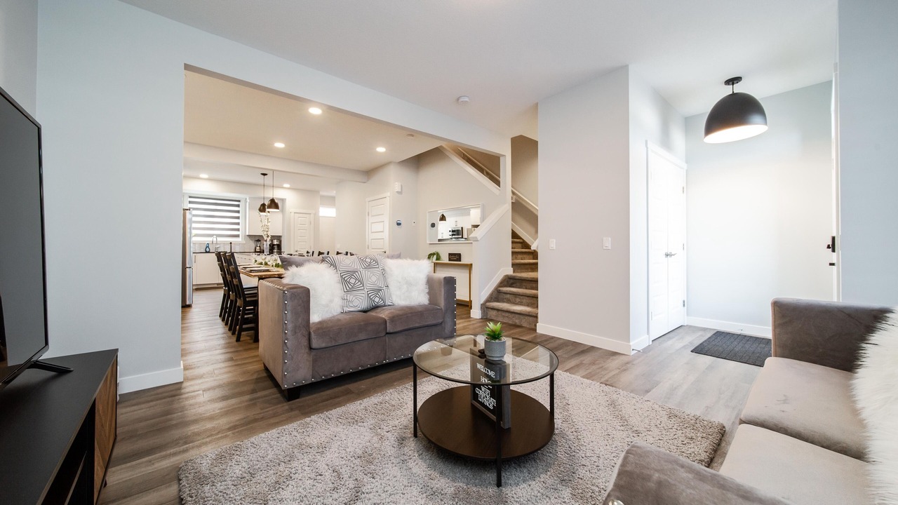 Photo of Livingroom in North Central Edmonton