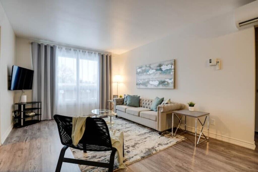 Photo of Livingroom in Brantford