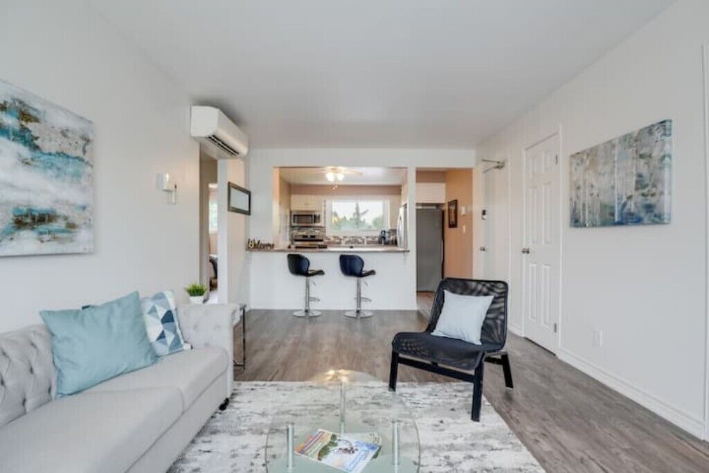 Photo of Livingroom in Brantford