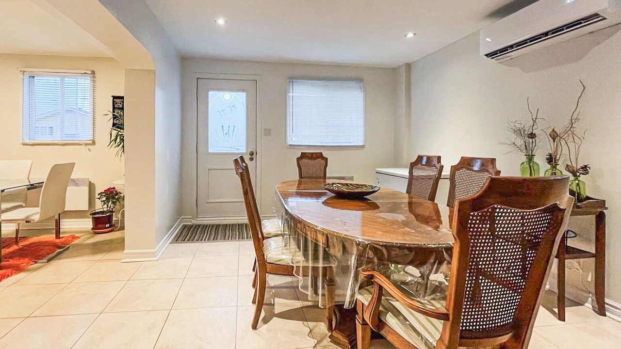 Photo of Bedroom in Pointe-aux-Trembles