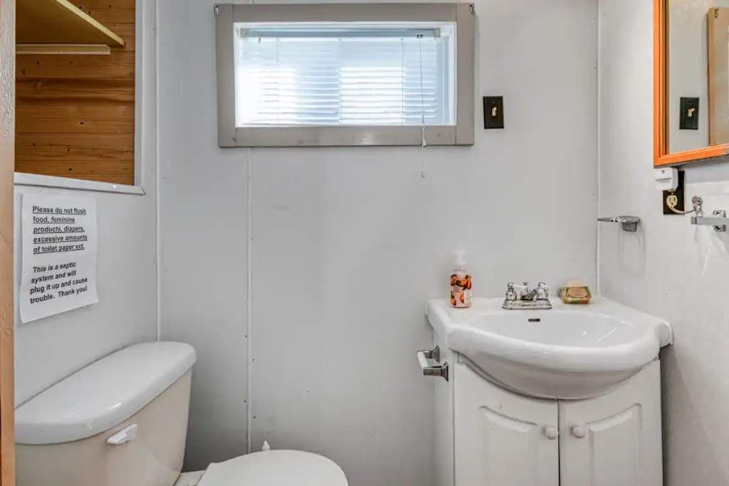 Photo of Bedroom in Byng Inlet