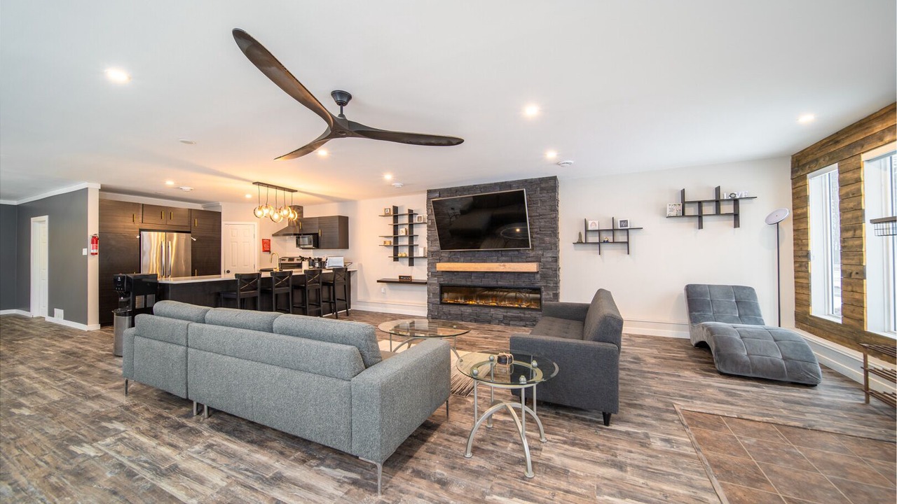 Photo of Livingroom in Gonor Station