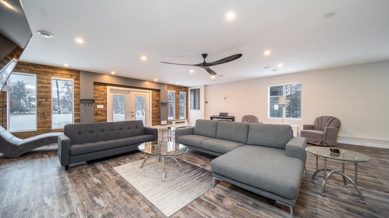 Photo of Livingroom in Gonor Station