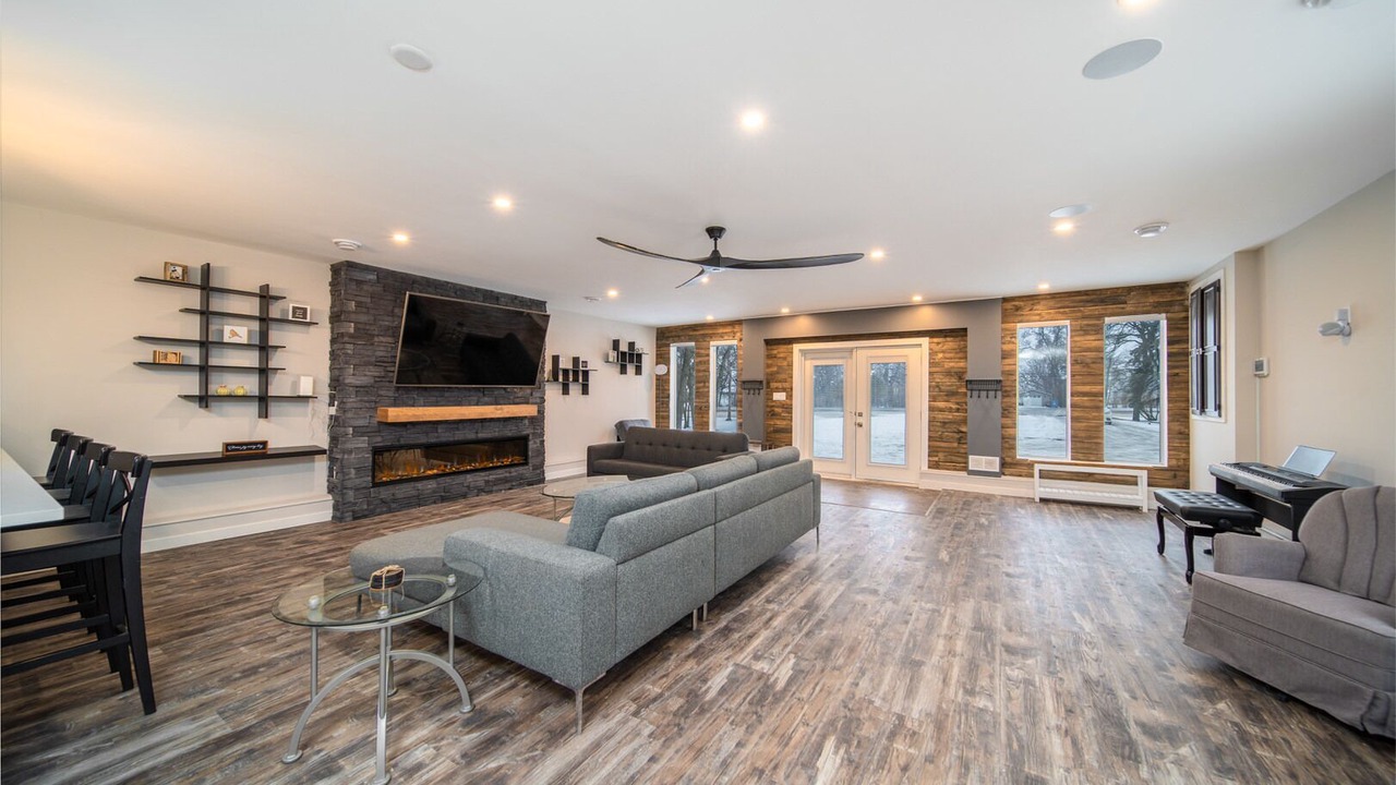Photo of Livingroom in Gonor Station