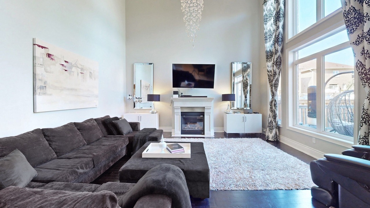 Photo of Livingroom in Pickering