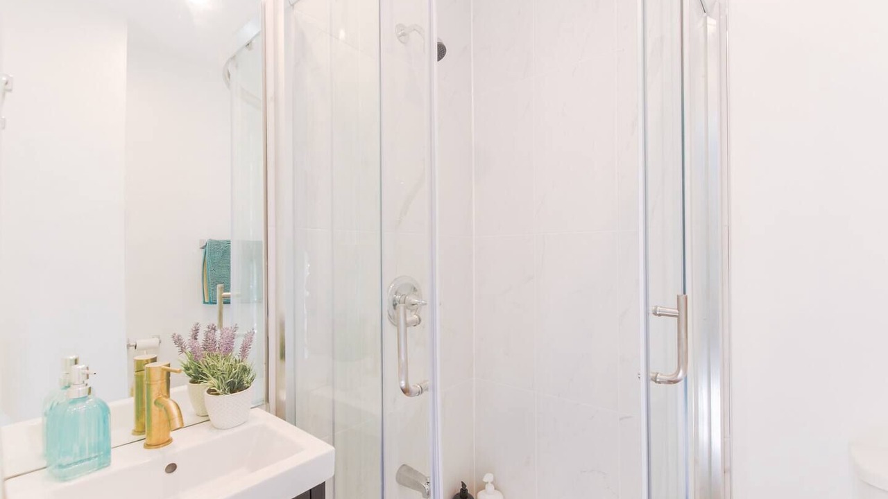 Photo of Bathroom in Niagara Falls