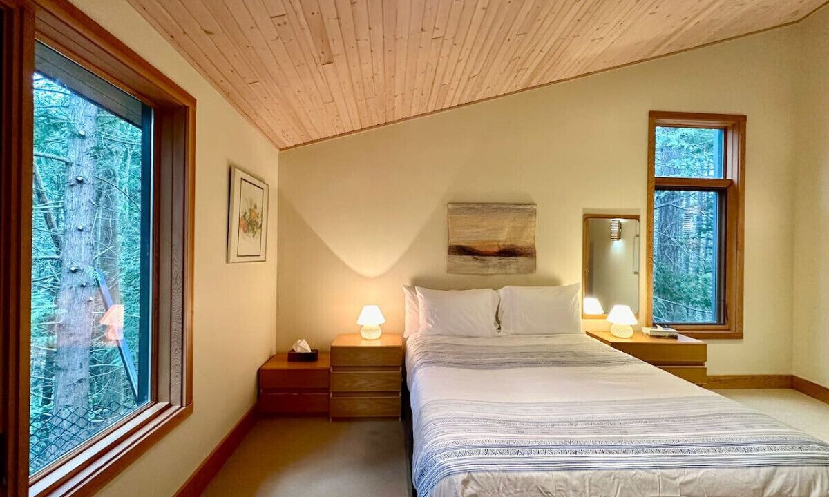 Photo of Bedroom in Bowen Island