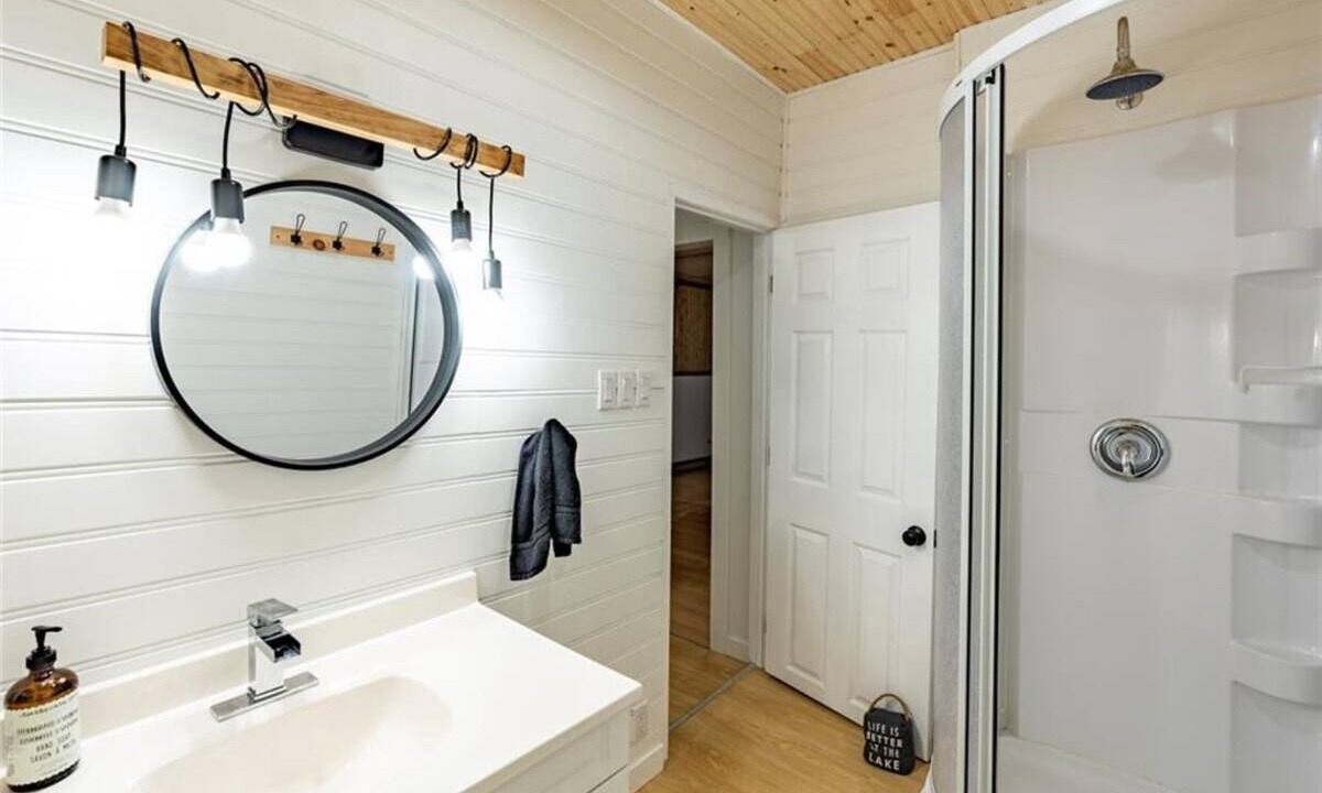 Photo of Bathroom in Flesherton