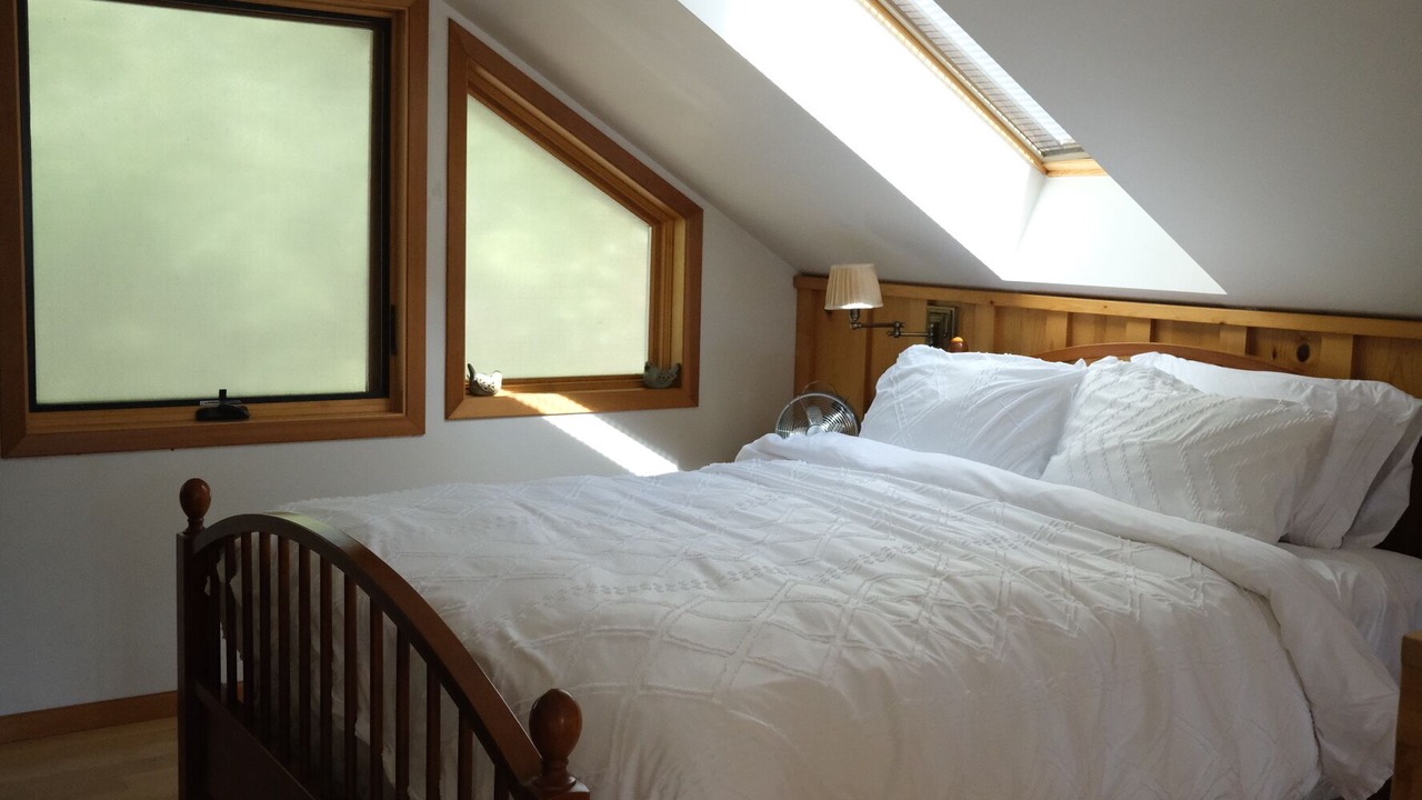Photo of Bedroom in Fanny Bay