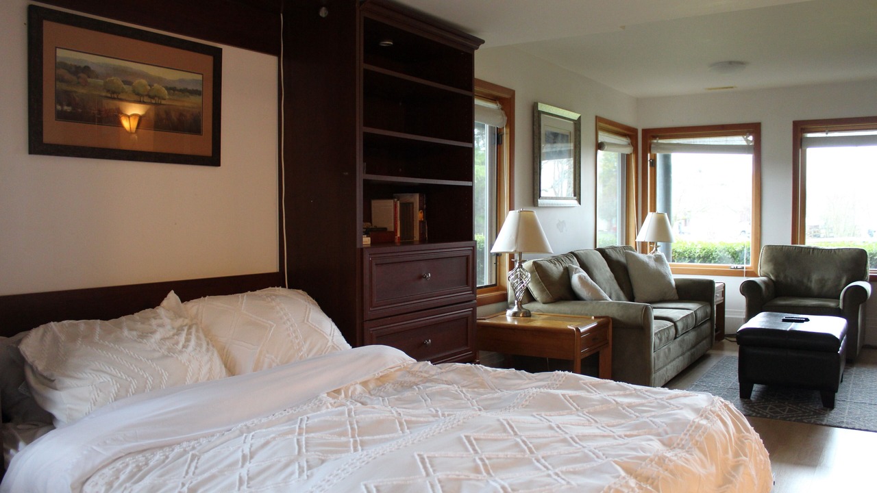 Photo of Bedroom in Fanny Bay