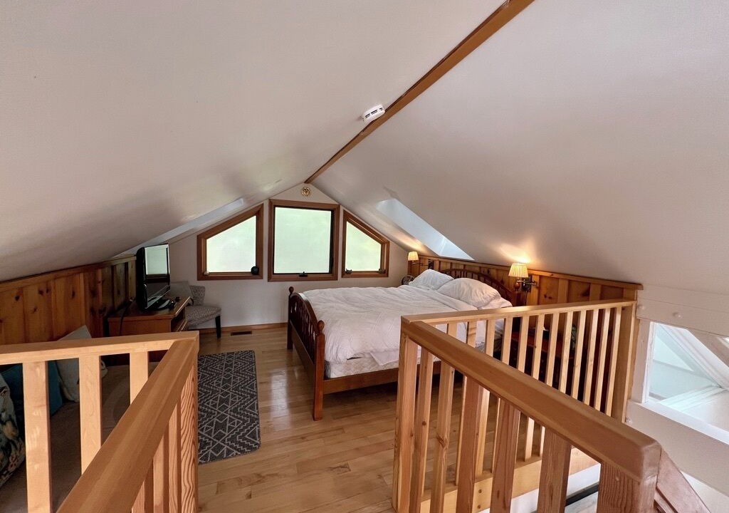 Photo of Bedroom in Fanny Bay