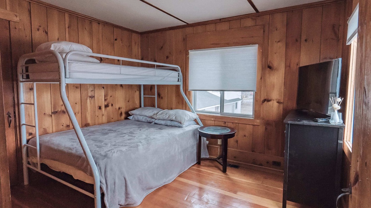 Photo of Bedroom in Crystal Beach