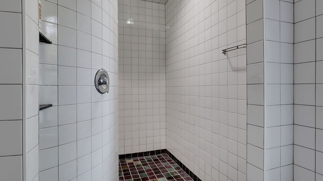 Photo of Bathroom in Le Haut-Saint-Francois Regional County Municipality