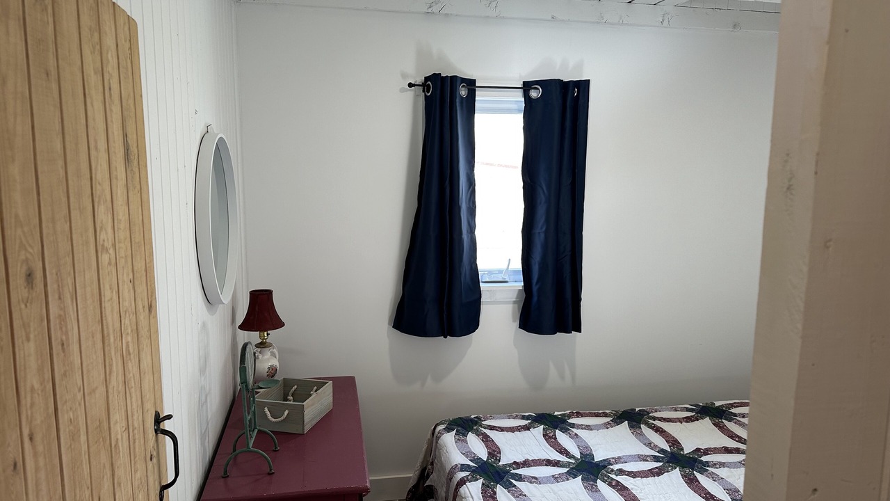 Photo of Bedroom in Summerville Centre