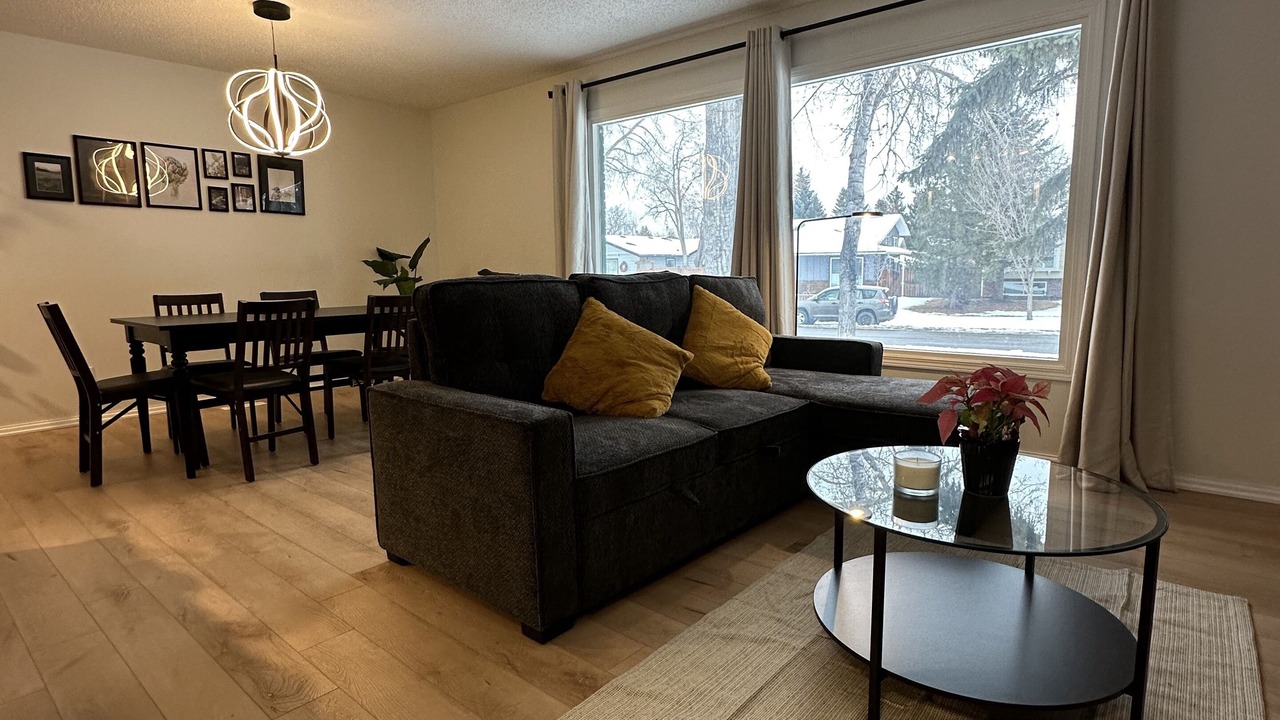 Photo of Livingroom in Southeast Calgary