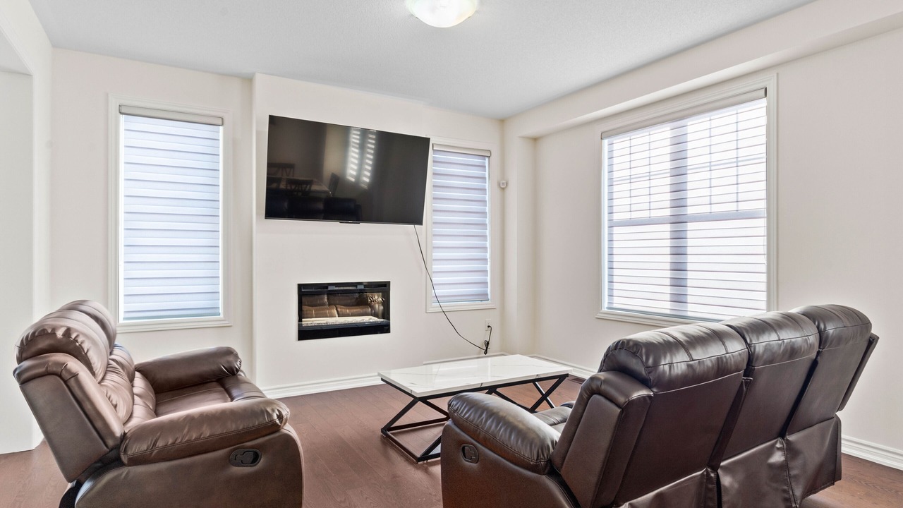 Photo of Livingroom in Caledon