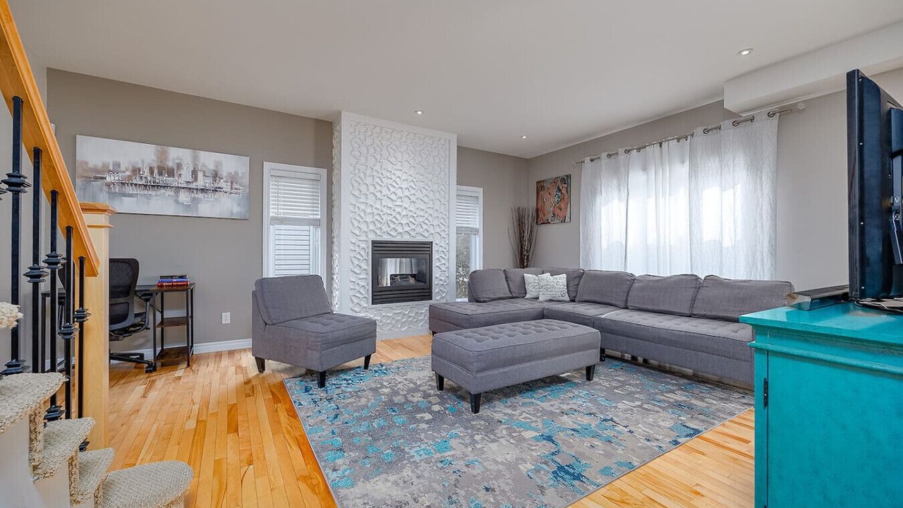 Photo of Livingroom in Aylmer