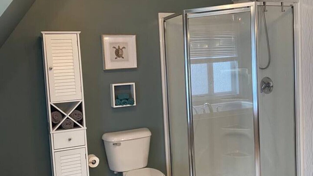 Photo of Bathroom in Aylmer