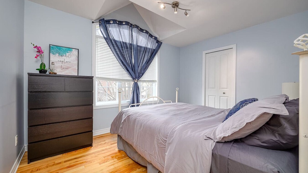 Photo of Bedroom in Aylmer