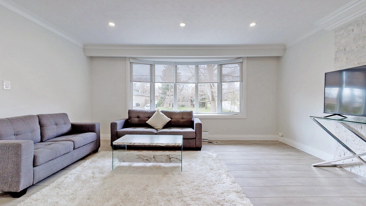 Photo of Livingroom in Newtonbrook