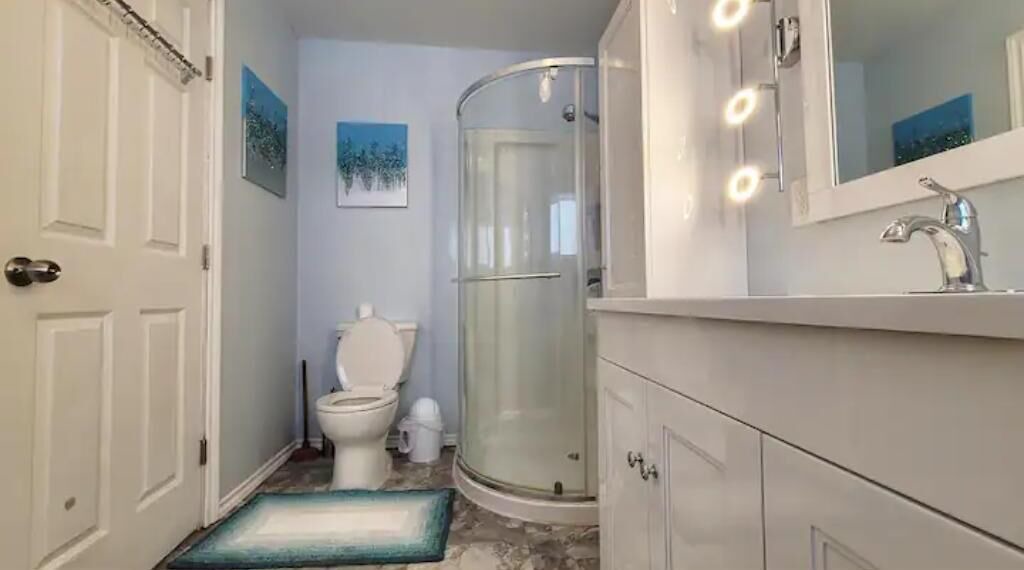 Photo of Bathroom in Saint Ambroise