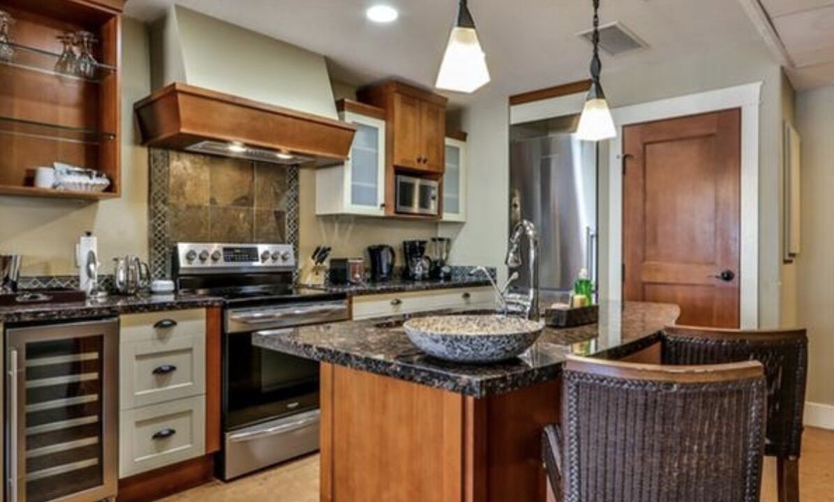 Photo of Kitchen in Cougar Creek