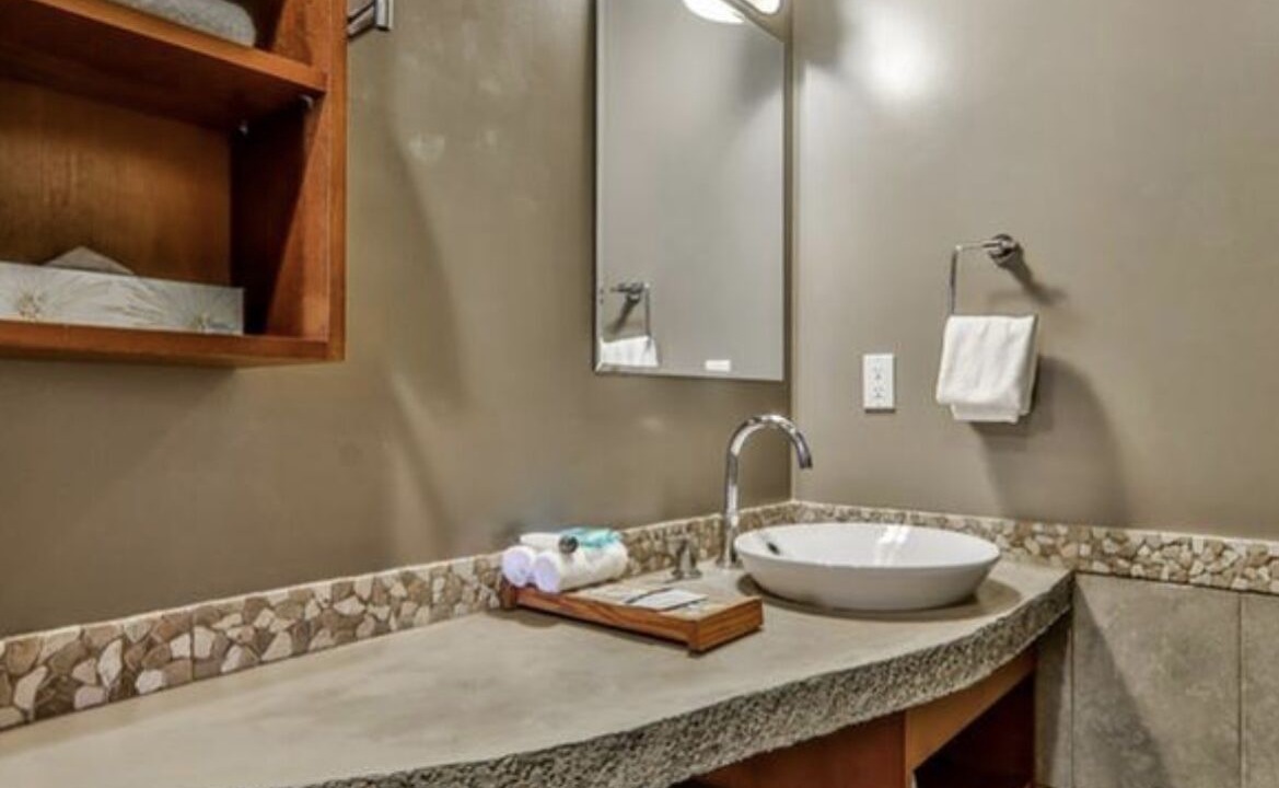 Photo of Bathroom in Cougar Creek