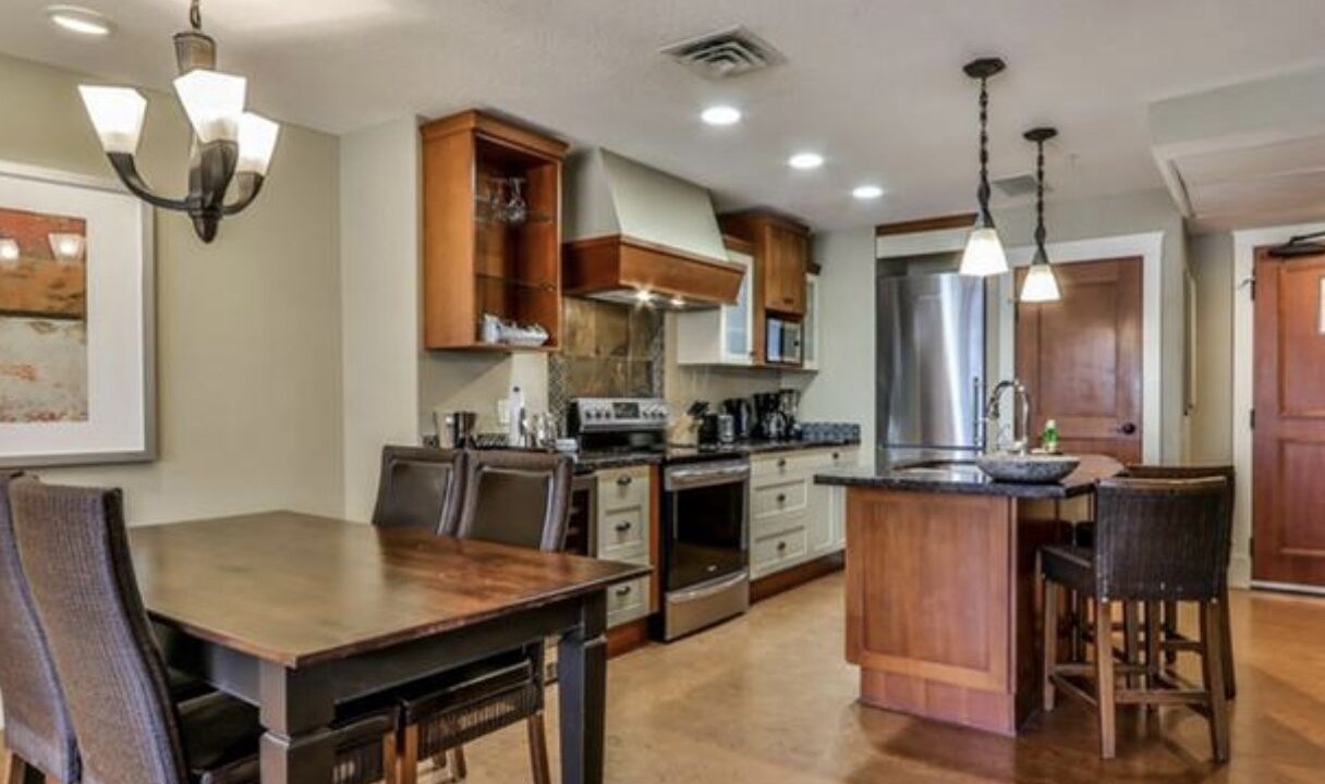Photo of Kitchen in Cougar Creek