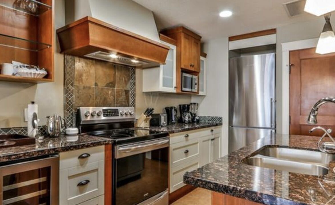 Photo of Kitchen in Cougar Creek